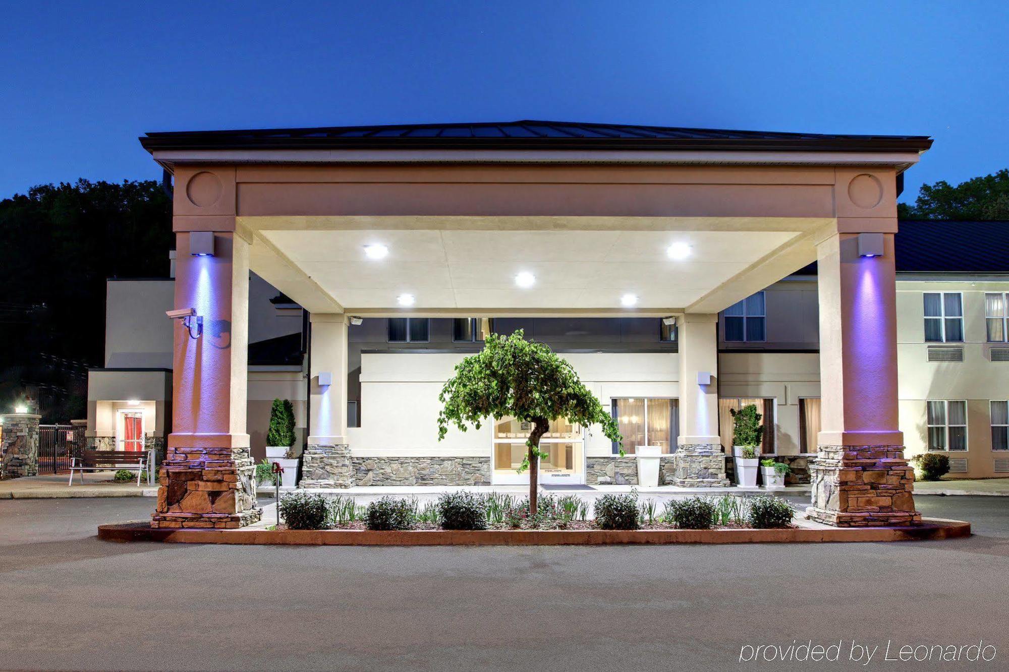 Holiday Inn Express Hurricane Mills Waverly By Ihg Exterior photo